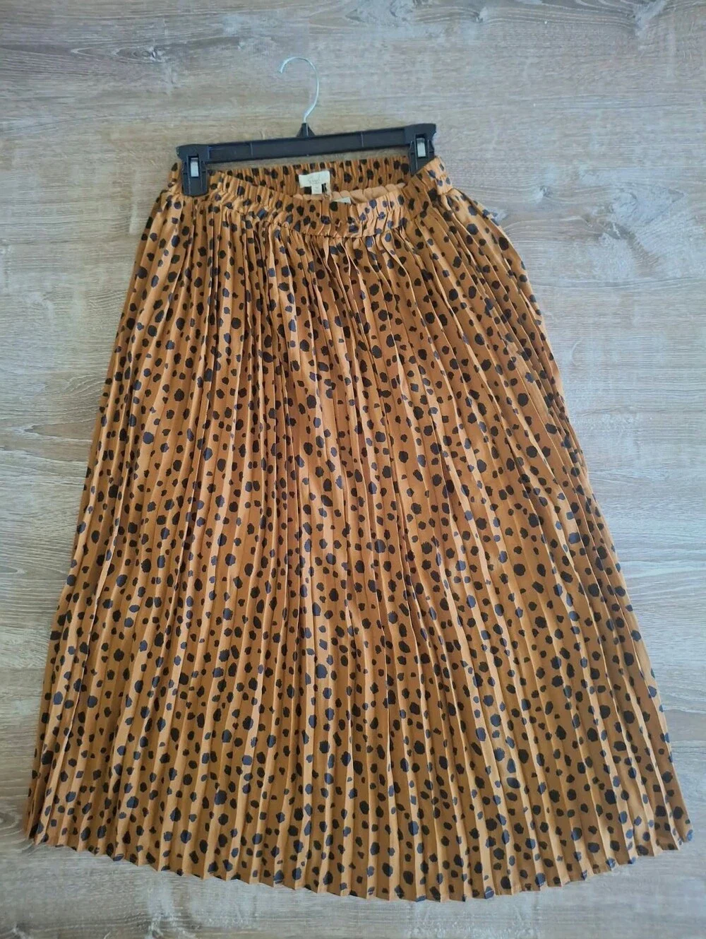 New w/Tags EASEL Pleated MIDI Skirt - Picture 4 of 5